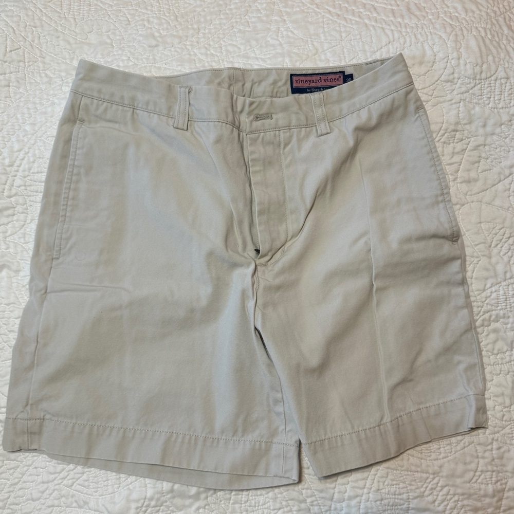 Vineyard Vines khaki shorts
